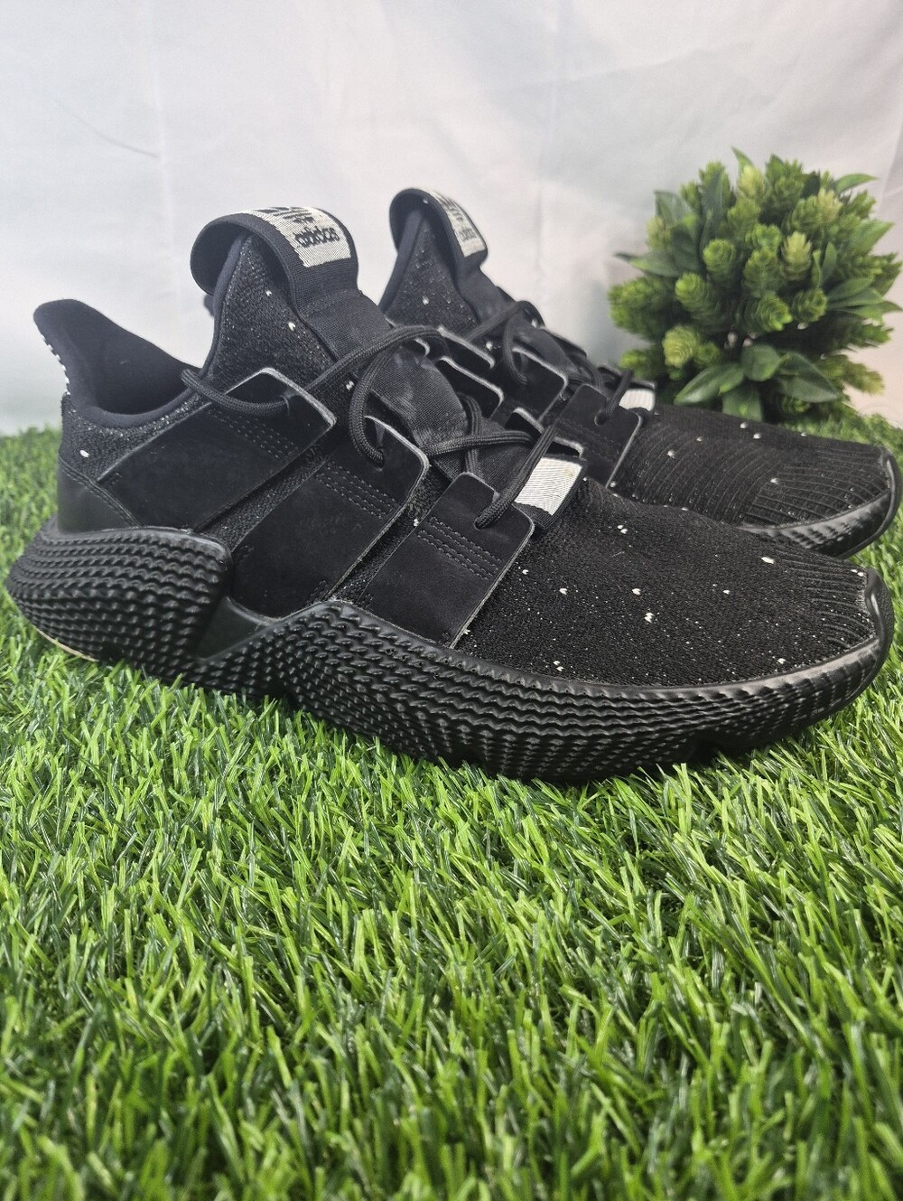 Adidas Prophere Men’s Size 11 Black White Speckled Knit Sneakers B22681